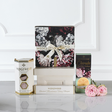 Load image into Gallery viewer, Wedgewood Classic Hamper - Cream (Click &amp; Collect Product)
