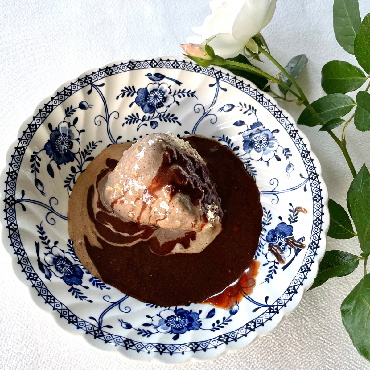 Wedgewood Nougat Chocolate Sauce