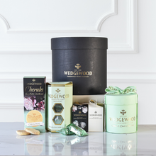 Load image into Gallery viewer, Wedgewood Celebration Hamper - Green
