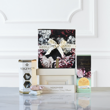Load image into Gallery viewer, Wedgewood Classic Hamper - Cream
