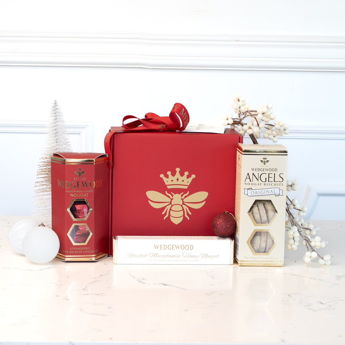 Wedgewood Classic Hamper - Red