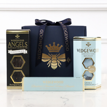 Load image into Gallery viewer, Wedgewood Classic Hamper - Navy

