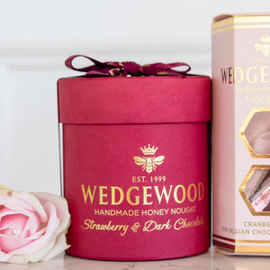 Wedgewood Small Hat Box - Dark Chocolate & Strawberry containing 20 Bon Bons