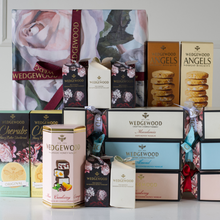 Load image into Gallery viewer, Wedgewood Premium Collection Hamper

